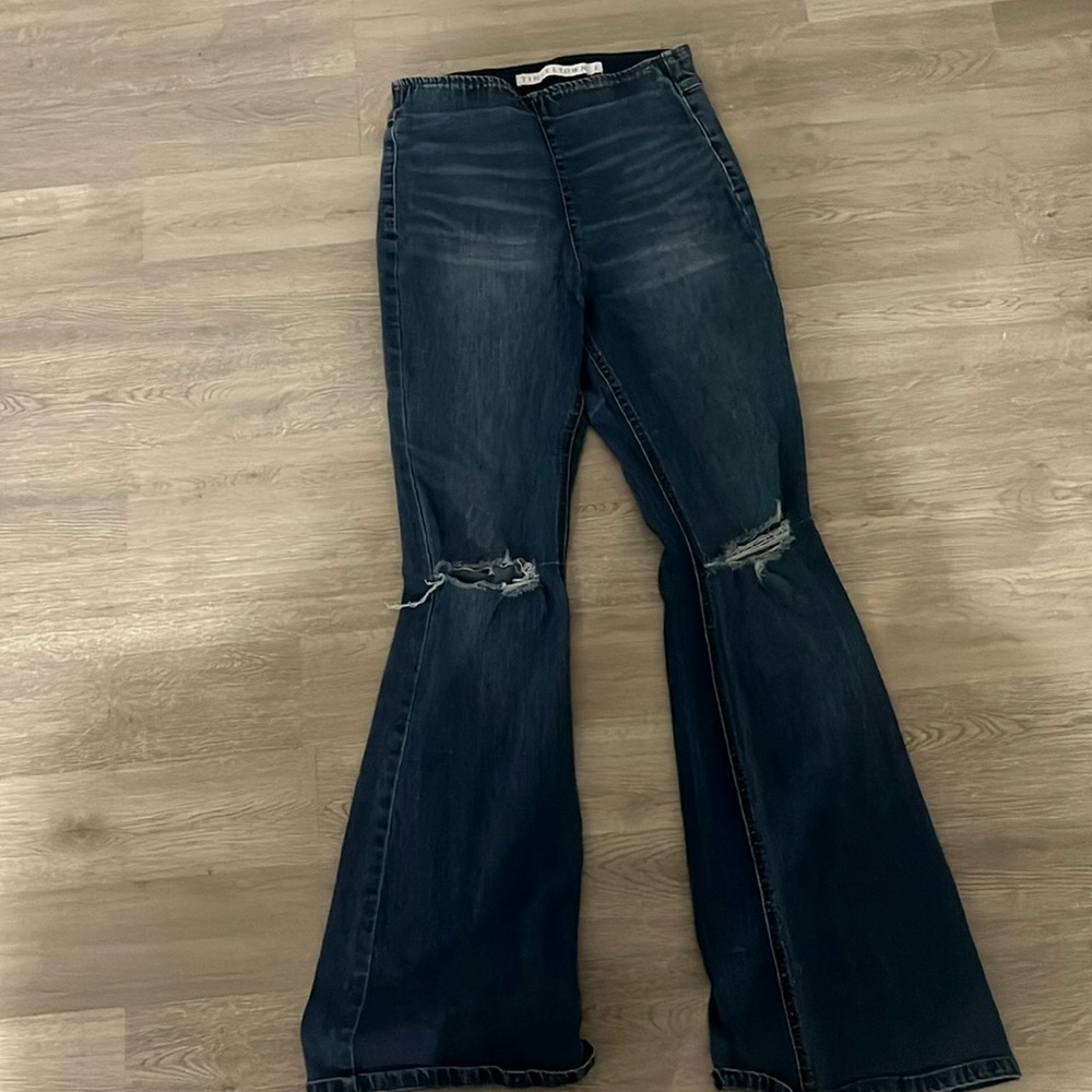 boot cut jeans